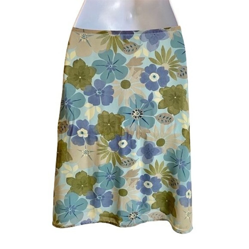 Old Navy Skirt Lined Polyester Light Blue with Flowers Size 8 - Picture 2 of 7